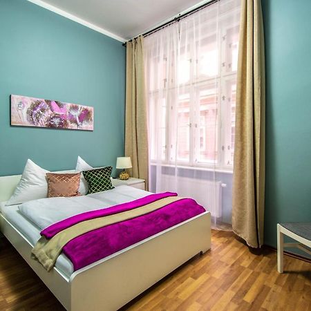 Ruzova Apartment By Ruterra Praag Buitenkant foto