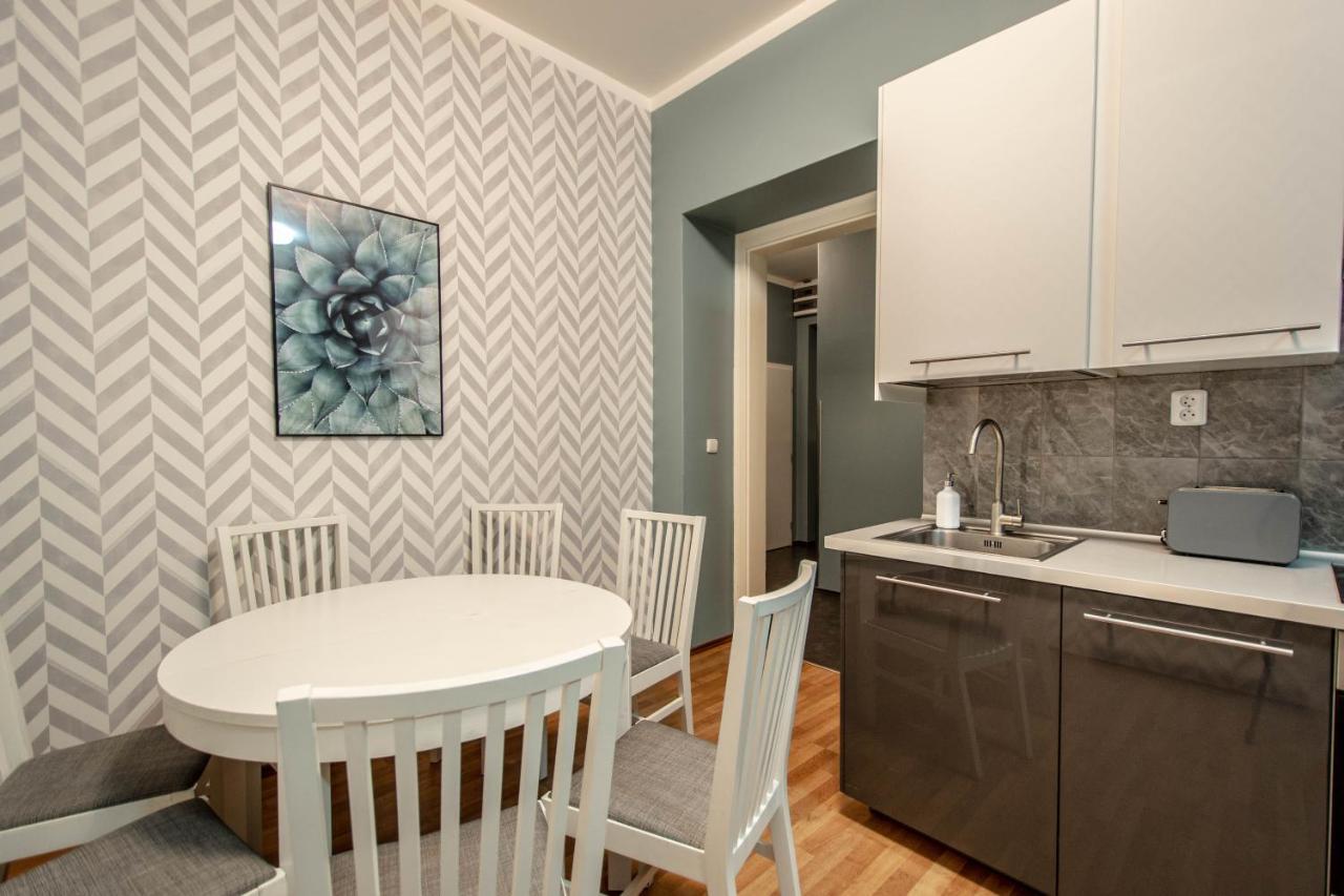 Ruzova Apartment By Ruterra Praag Buitenkant foto