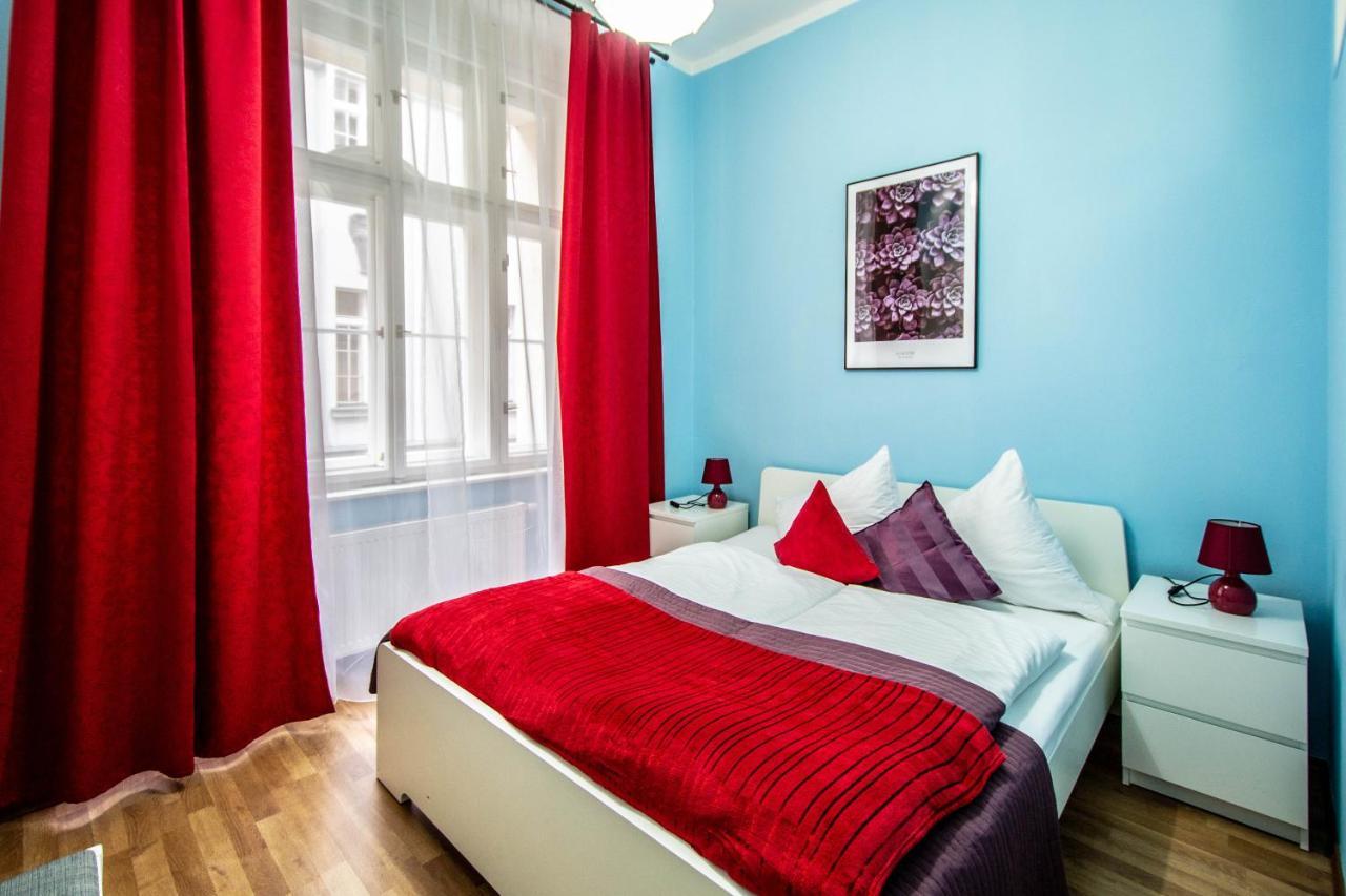 Ruzova Apartment By Ruterra Praag Buitenkant foto