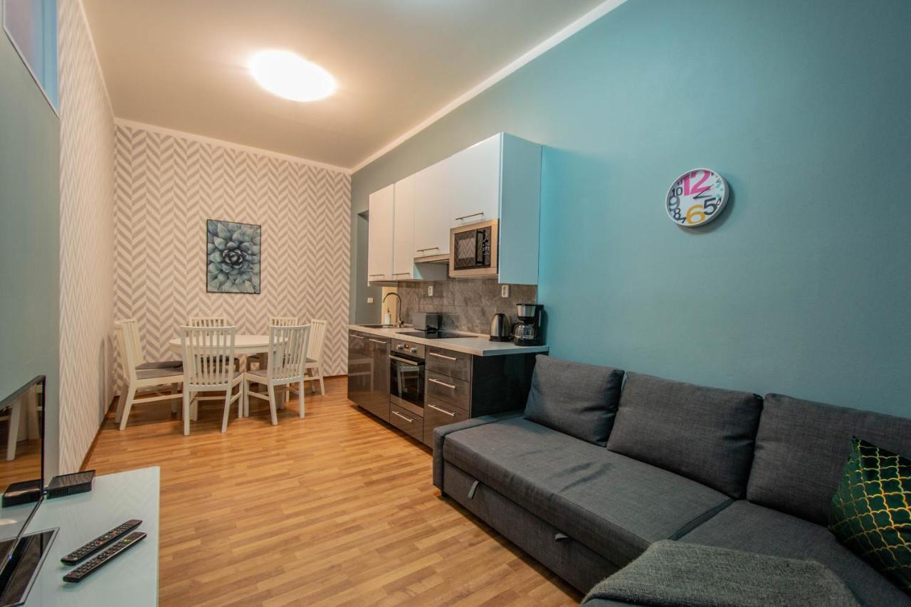 Ruzova Apartment By Ruterra Praag Buitenkant foto